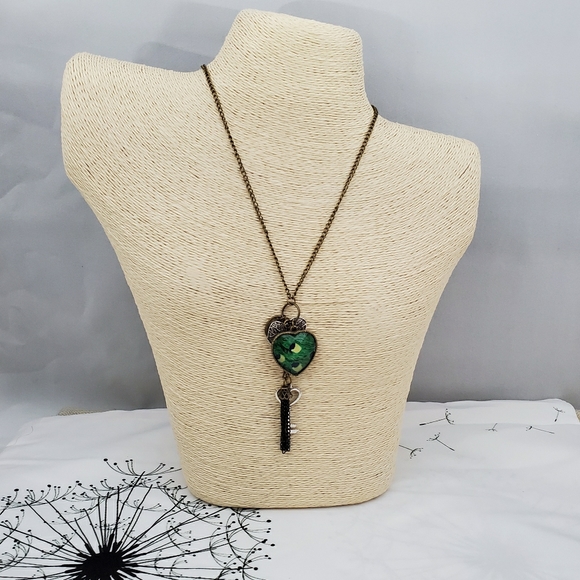 Long Necklace with multiple charms - Picture 2 of 3